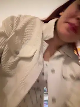 TuSarita - Show in the mall bathroom