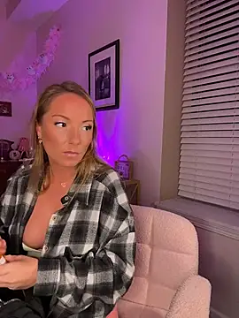 Prettymouthpeach - Cum show