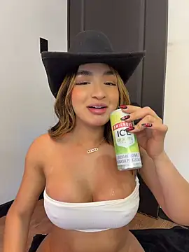 Jenn_fit - TWERK HOT WITH OIL