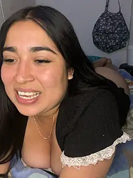 Kittynoir_Chile - Masajito en mis tetas