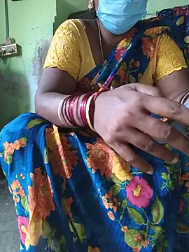 Tamilselviroja- - 😍 2 boobs oil show 😍