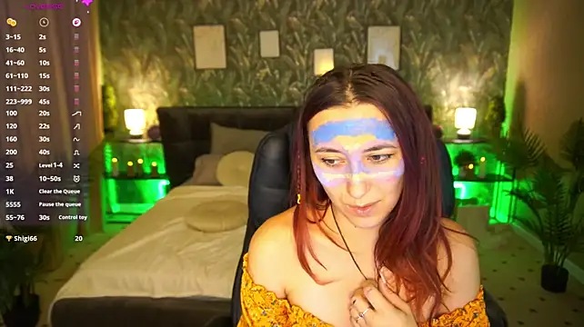 RoxieRay - doggy tease/cameltoe