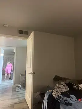 SweetBlondeB - Naked body and feet oil