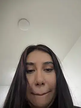 Sophie_Dreamss - Silence, people nearby