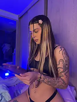 Ally_Clark - Fingering in doggy