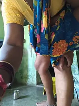 Tamilselviroja- - 😍 2 boobs oil show 😍