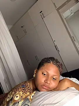 Madelltheebony - Ride my dildo on a glass Stuh