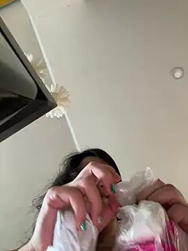 Tavie1744 - open legs 2min