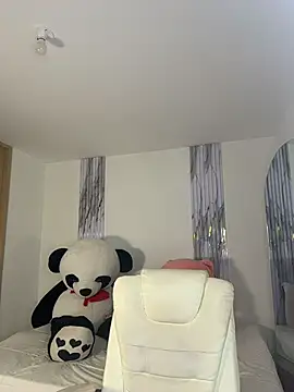 Janettcruz - TAKING MY CLOTHES OFF + TWERKIG+ SPANK