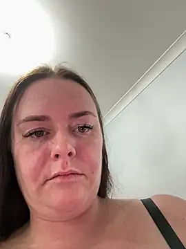 Carinabro10 - Topless bbw