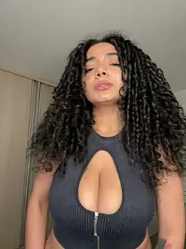 Curlyierr - DOGGY STYLE IN THE FLOOR + SPREAD ASS