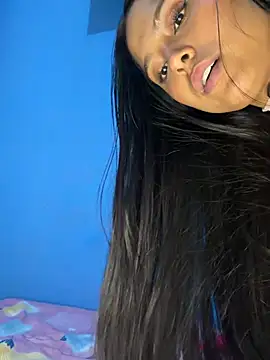 Littlee_Lucy - Oil on ass and spanking x2