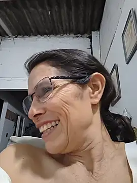MireyaTorresGu - help me fulfill my dream of traveling