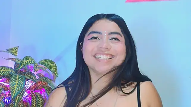 jade_brunnette
