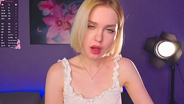 Eva_kiki - 🍭LICK LOLLYPOP CLOSE TO CAM🍭