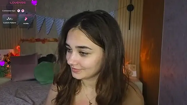 KatarinaHeaven - show deep cleavage