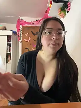 Indiegirl666 - Show boobs