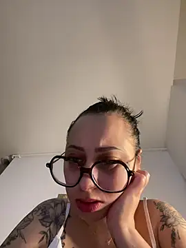 Queenlo_xxx - tweerkkk bouge ton gros cul