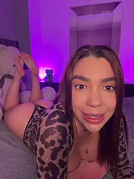 Evelyn_Claiire - caress my whole body
