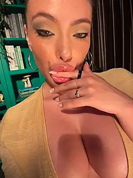 Ginevrafedez - Show me your beautiful pussy.