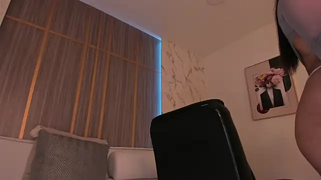IsabellaAllen - top off + tease blow job ⭐