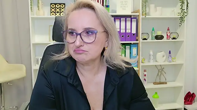 NathaliaNat - Spank ass 10 times