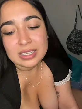 Kittynoir_Chile - Masajito en mis tetas