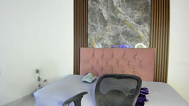 Nicol_jone1 - show ass