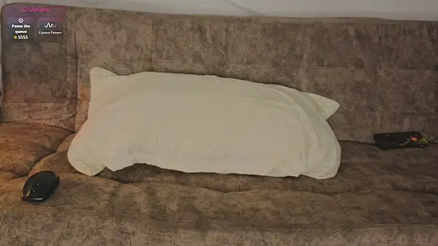 Tannyyaa - Make my pussy vibrate, damn it