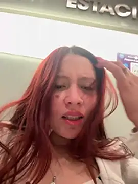 TuSarita - Sin panty en el mall