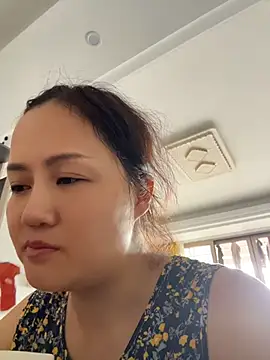 Amy1688 - 脱内裤直播一分钟