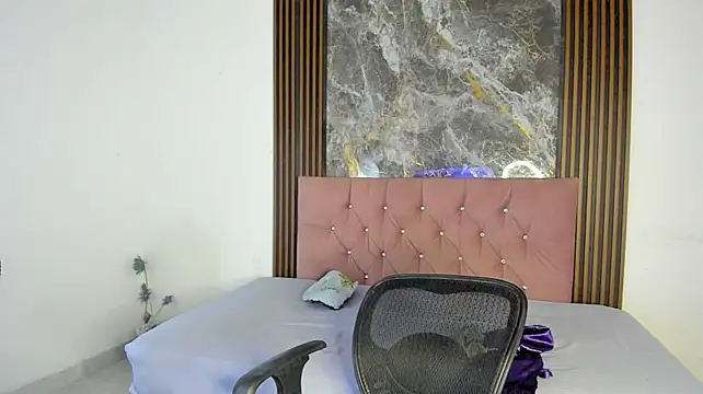 Nicol_jone1 - show ass