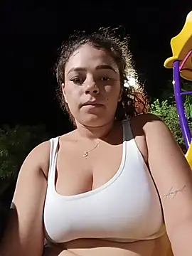 Mommy-Hot - Strange Touch my Tits In the public park