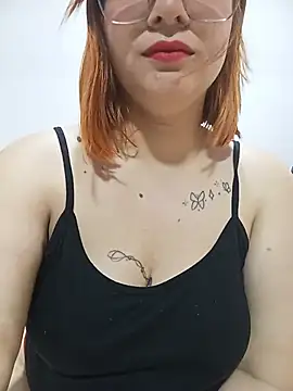 Curves_Nina - Oil on ass + spanking 🍑