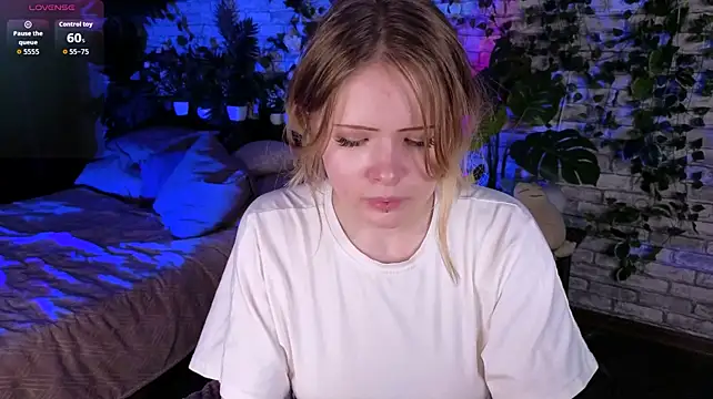 Ivy_Pierce - Bend over + tease tits