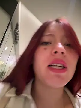 TuSarita - Sin panty en el mall