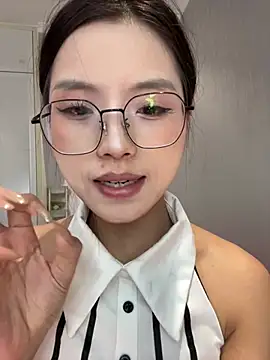 Yue-ai - 抖奶舞+甩臀舞