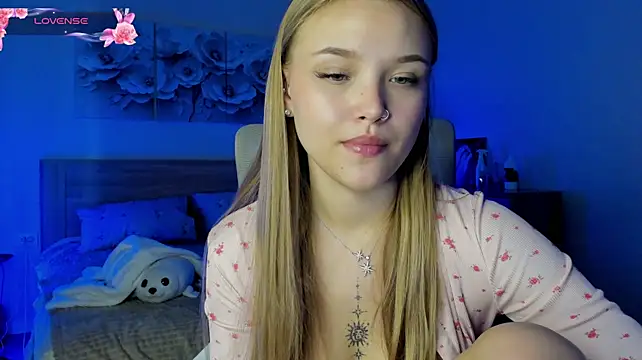 Flooora_0 - flash tits