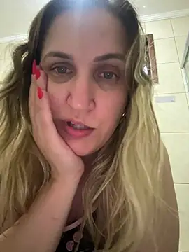Bia_sexynovaes - Bia faz anal 👌 e sqyirt 💦💦🌊