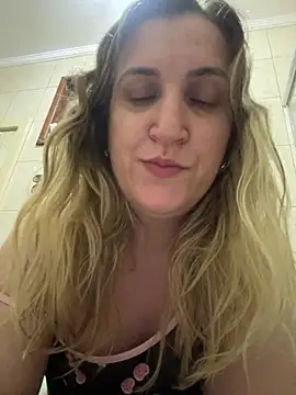 Bia_sexynovaes - Bia faz anal 👌 e sqyirt 💦💦🌊