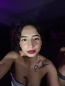 AlexxaAndRileyy - Passionate kiss with a bite🫦