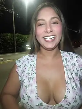 Catalina_ramos - Twerk in road