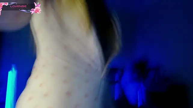 Flooora_0 - flash tits