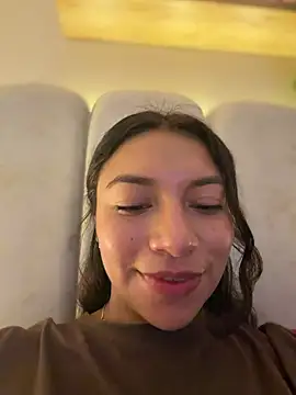 CocoaGigiMuse - SUCK DOMI + RIDE DILDO ON FOOR😏 HARD