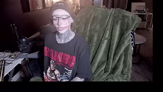 Bambitatted - topless
