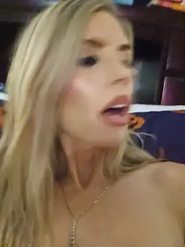 Ellieconradxo - Get me wet and tits out