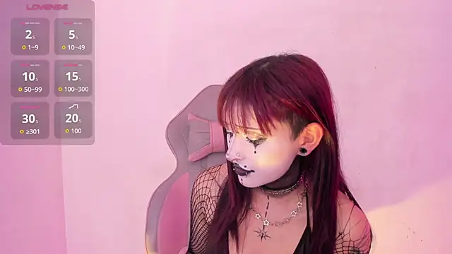 Gemma_honey - naked me and oil in titis