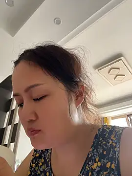Amy1688 - 脱内裤直播一分钟