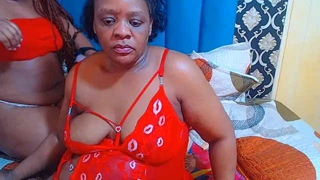 LaicyBrown76 - put domi on asshole Mia for daddy
