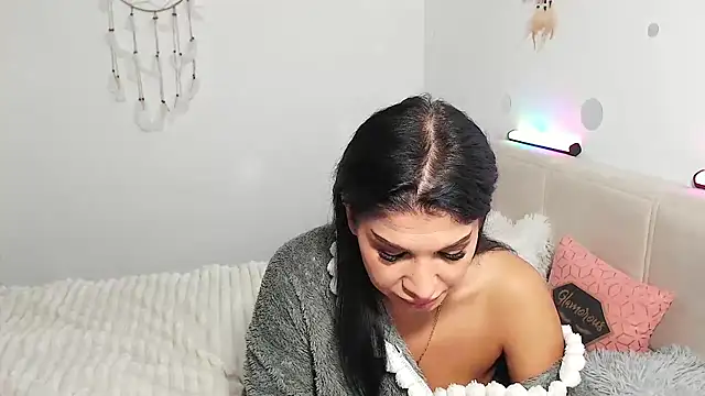 NickyHotXO - naked 20 spanks on the ass